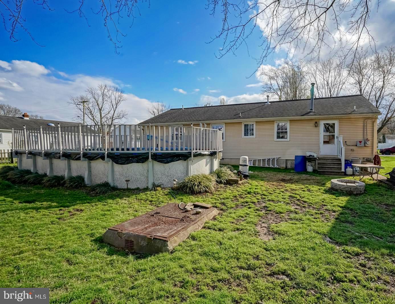 82 Georgia Road Pennsville, NJ 08070 - Photo 21 of 42 Enjoy the summer in the above ground POOL!
