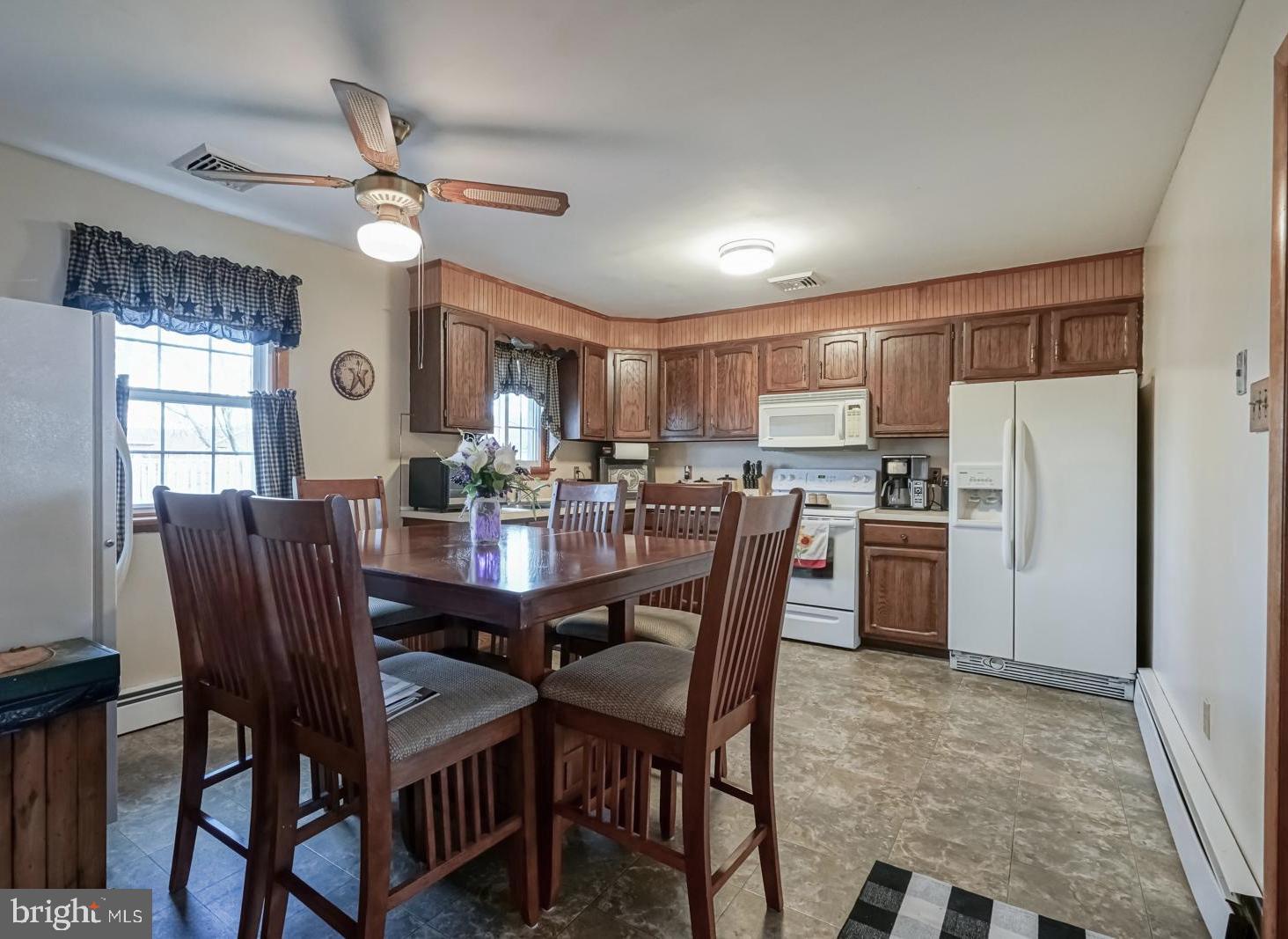 82 Georgia Road Pennsville, NJ 08070 - Photo 5 of 42 Kitchen with Table Space... or add an Island!