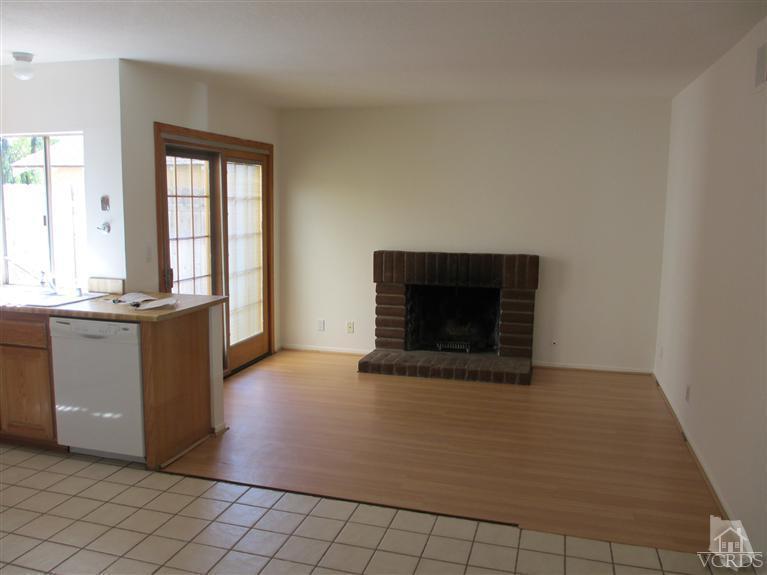 13556 East Quail Summit Road Moorpark, CA 93021 - Photo 3 of 8 an empty room with windows