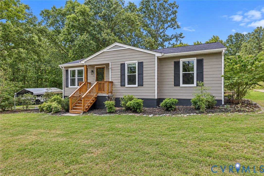 3046 Davis Mill Road Goochland, VA 23063 - Photo 3 of 40 Single-story residence featuring siding exterior,