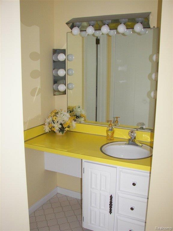 5283 Territorial Road Grand Blanc, MI 48439 - Photo 7 of 21 100_5547.jpg