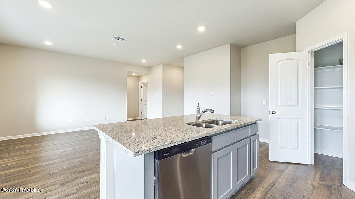 166 Colett Sunset, LA 70584 - Photo 8 of 29 X40 Bellvue - Grey -7