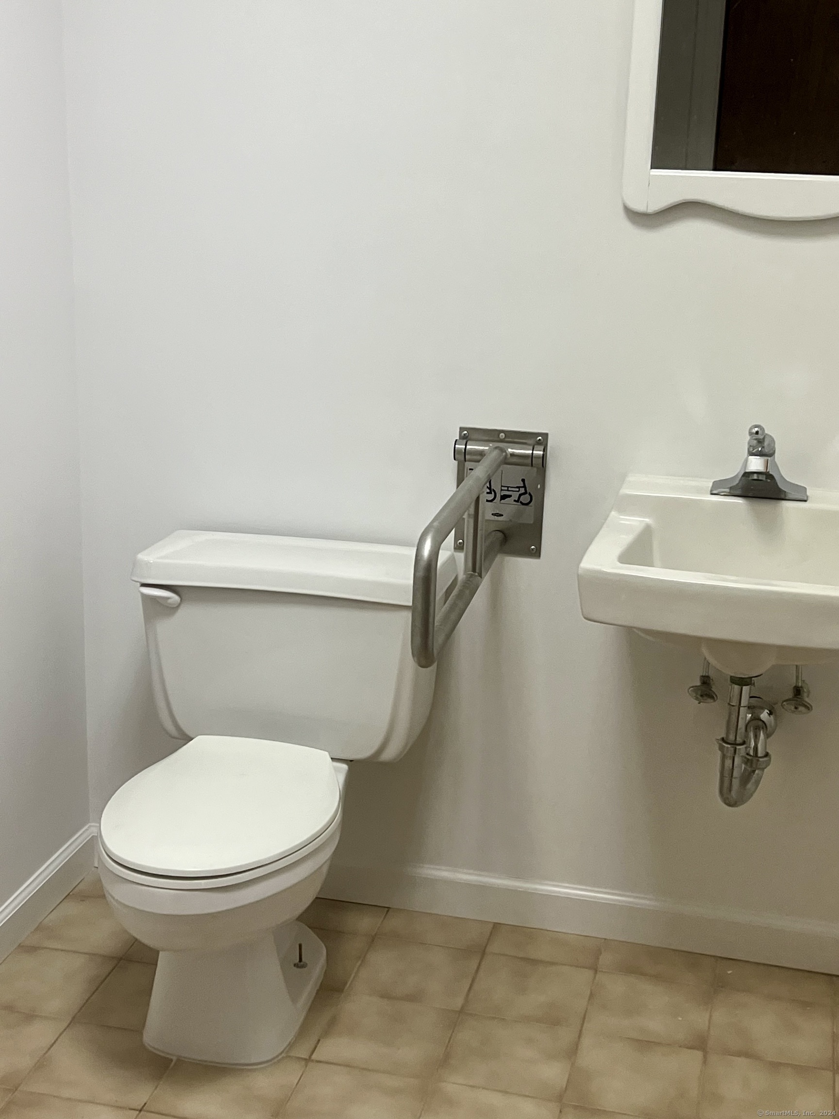 688 Boston Post Road Westbrook, CT 06498 - Photo 6 of 7