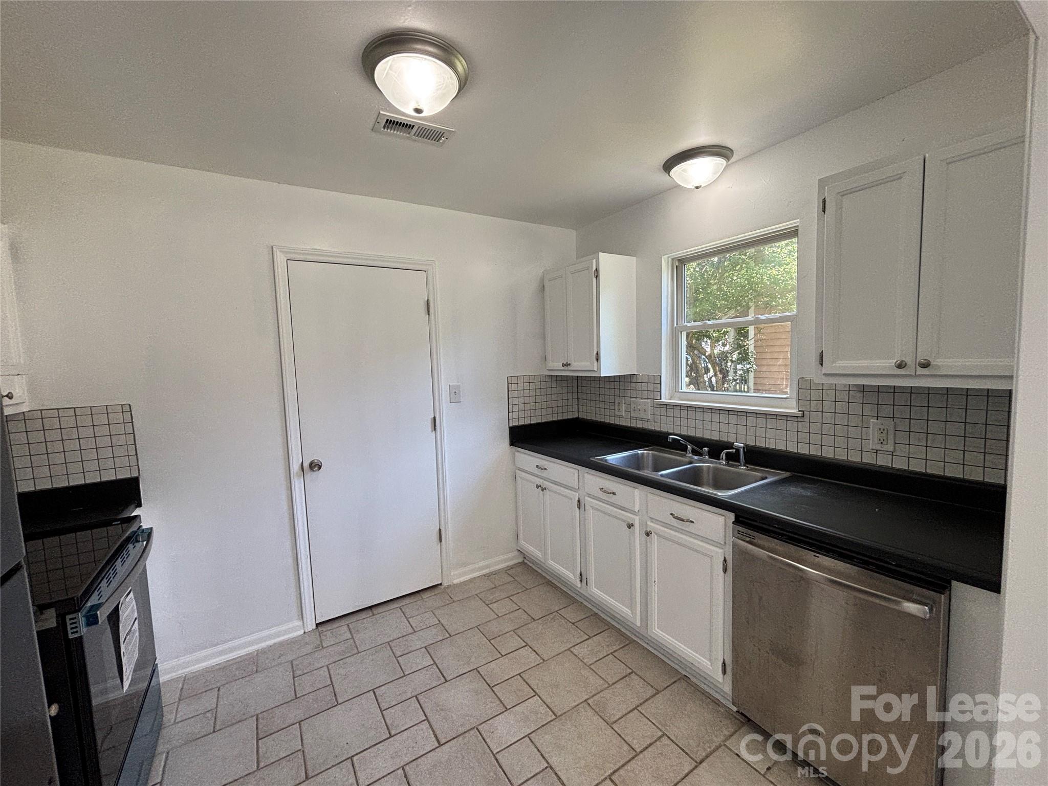9419 Oren Thompson Road Charlotte, NC 28213 - Photo 14 of 36