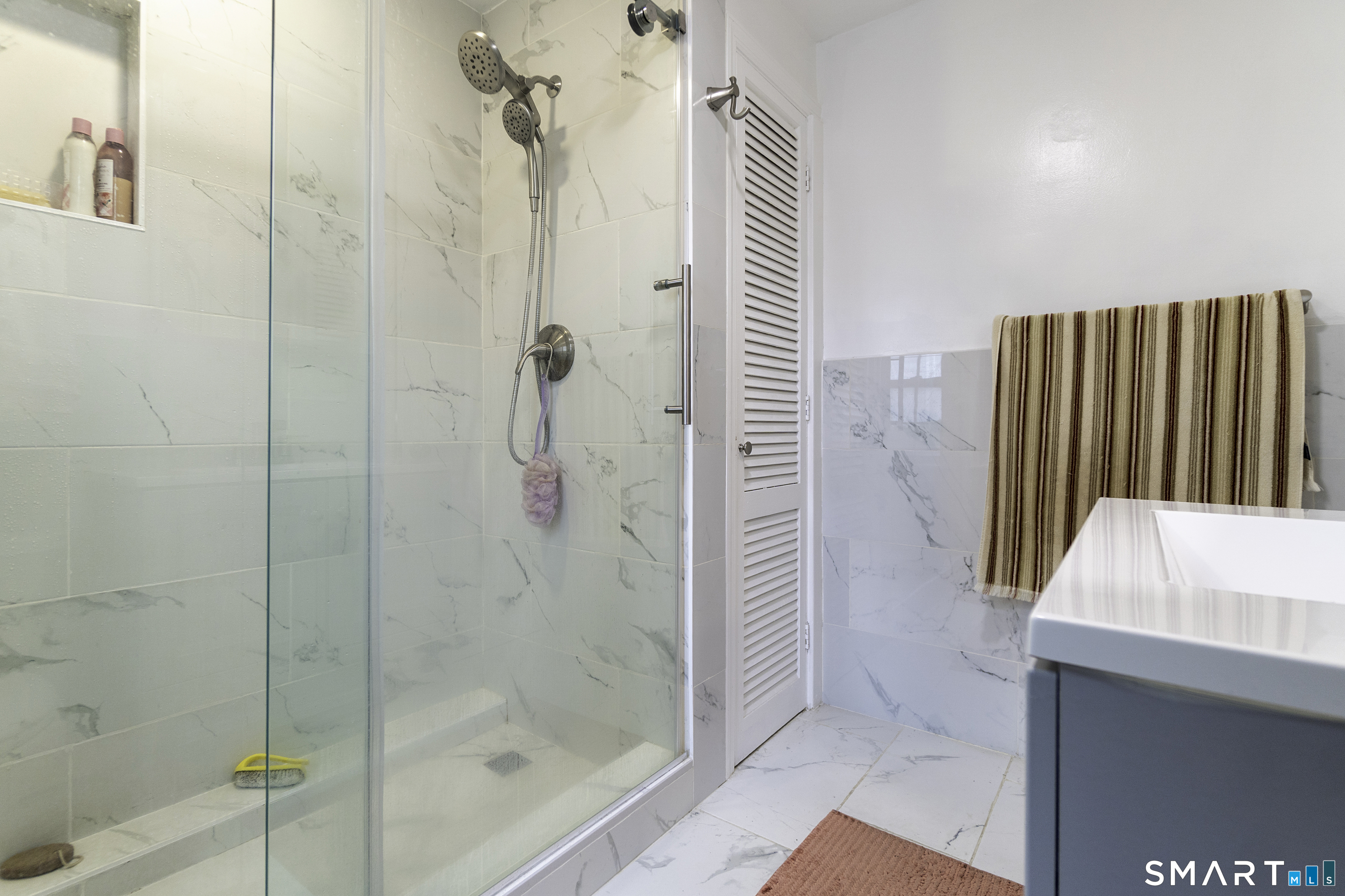 33 Colonial Road, Unit 9 Stamford, CT 06906 - Photo 18 of 38