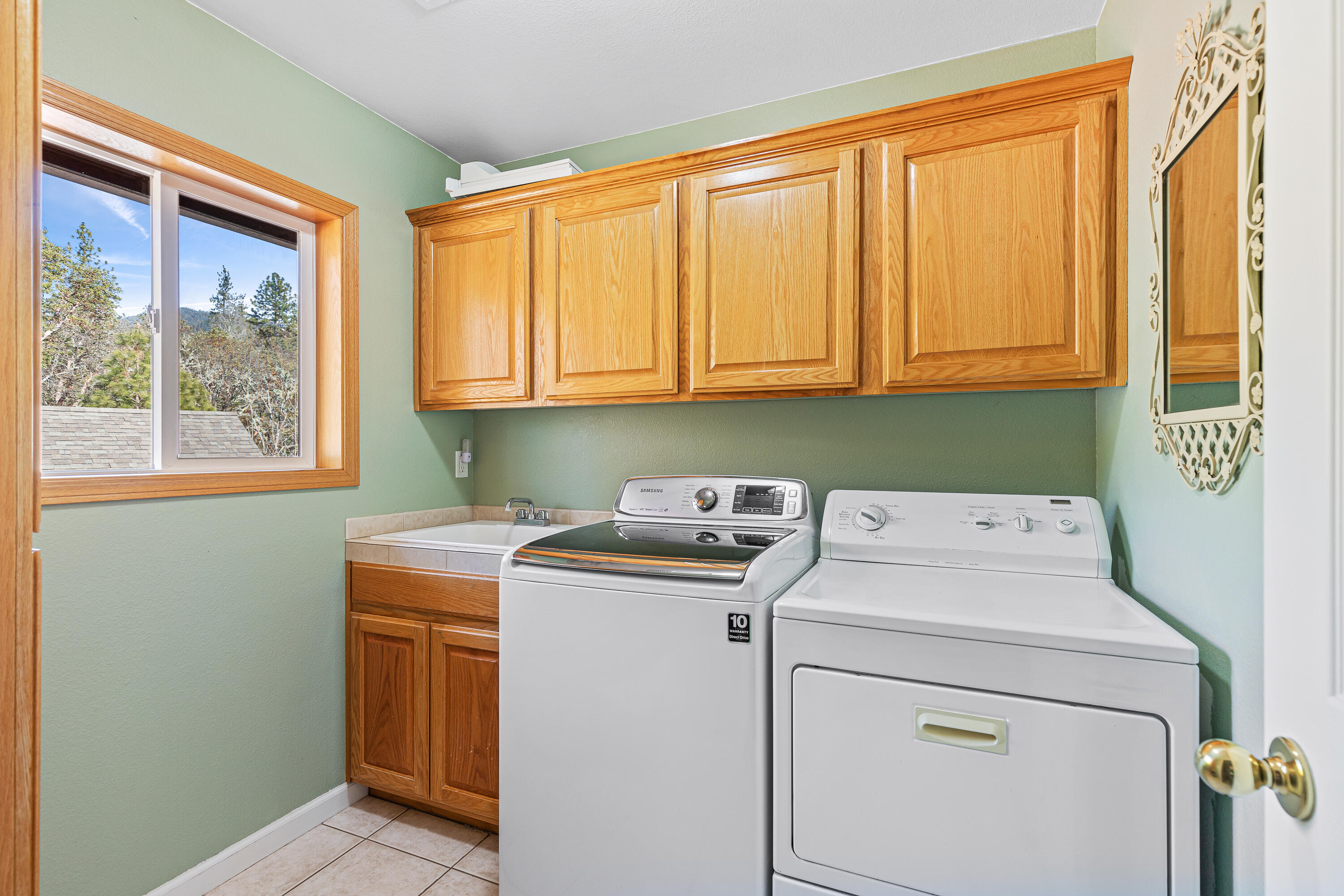 1427 Three Pines Road Grants Pass, OR 97526 - Photo 27 of 73 9R9A0208