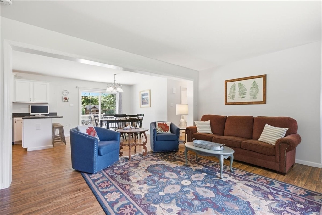 85 Lewis Avenue Walpole, MA 02081 - Photo 5 of 39