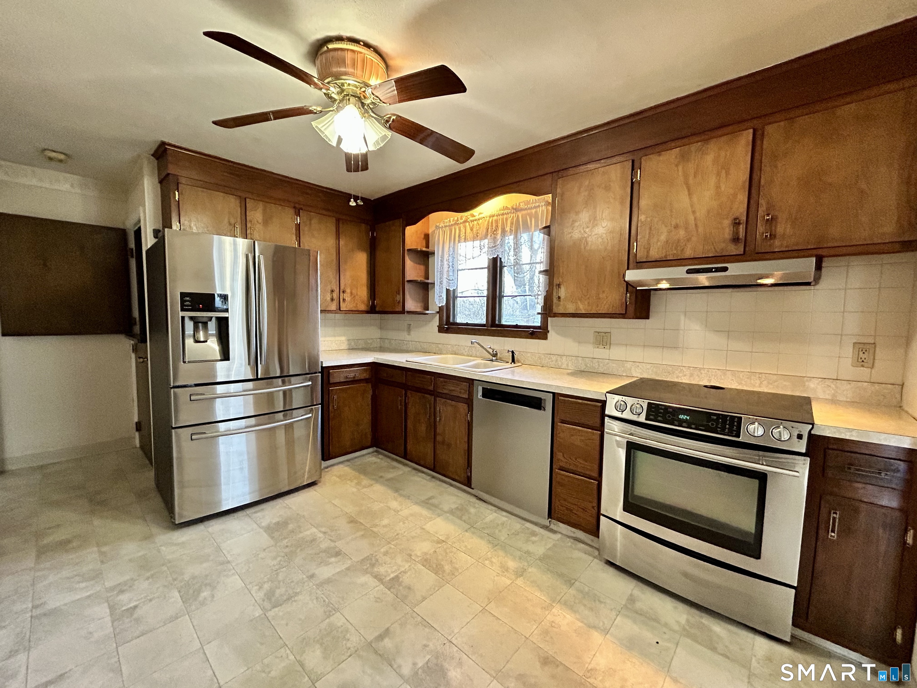 19 Kaye Road West Haven, CT 06516 - Photo 17 of 40