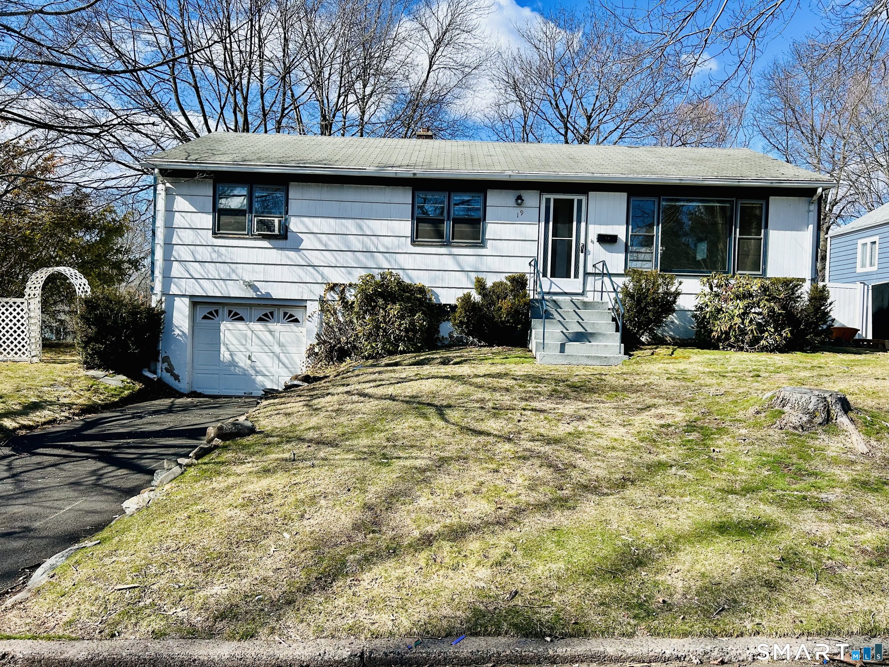 19 Kaye Road West Haven, CT 06516 - Photo 2 of 40