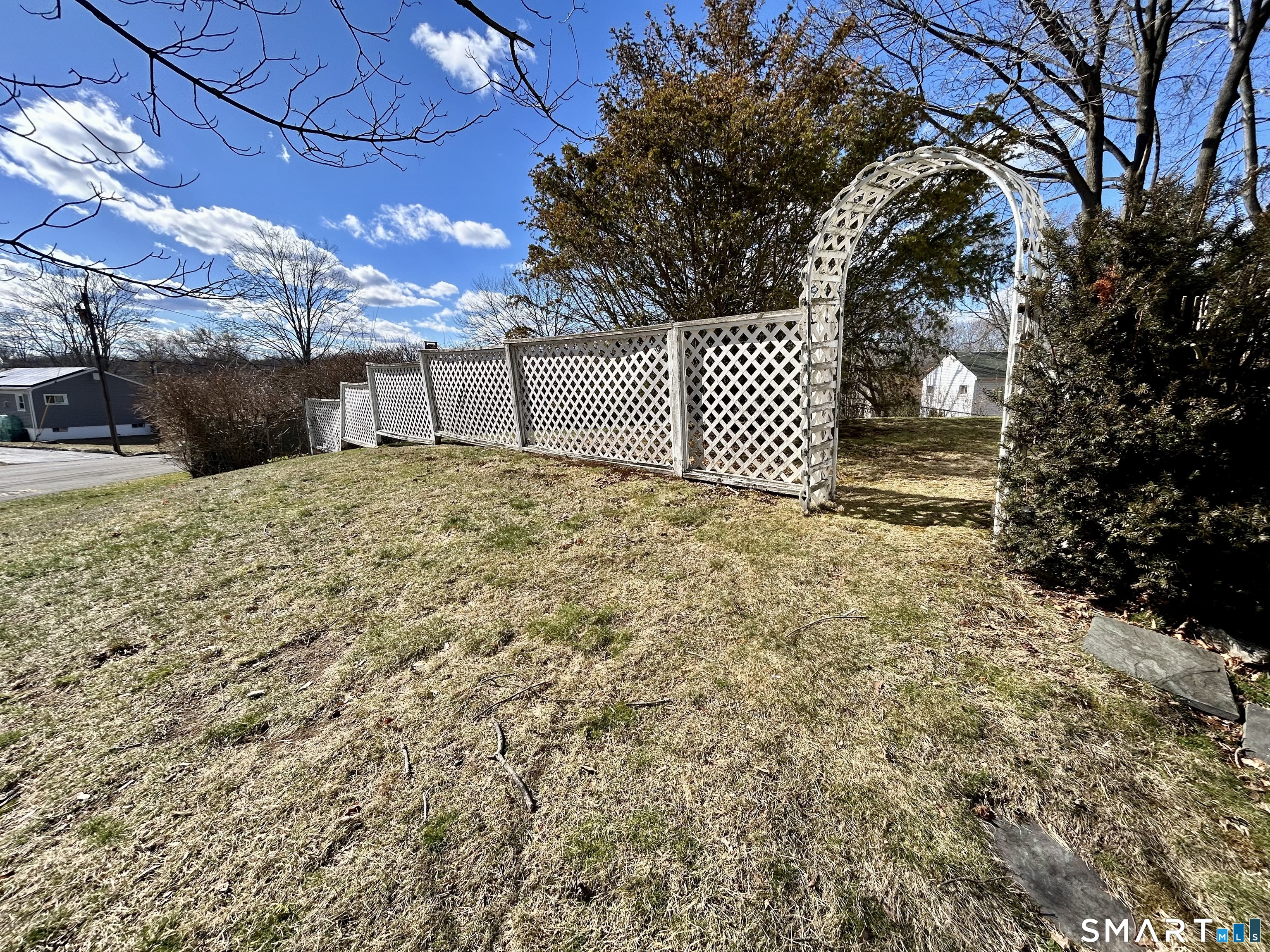 19 Kaye Road West Haven, CT 06516 - Photo 5 of 40