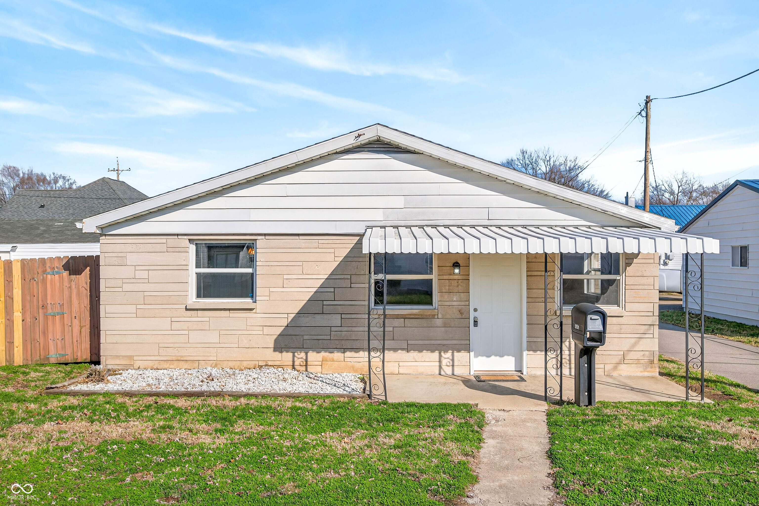 2031 Elm Street Columbus, IN 47201 - Photo 3 of 28