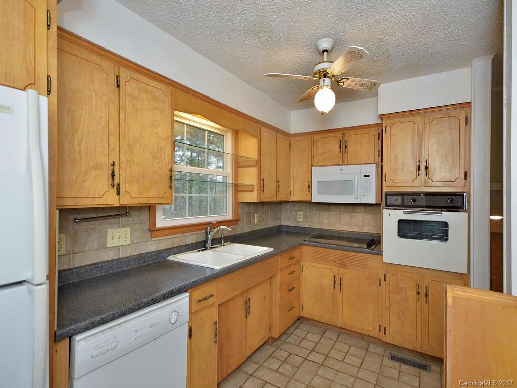 861 Case Cove Road Candler, NC 28715 - Photo 8 of 24 Gallery Image 8