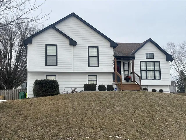 $390,000 | 2032 Southwest British Drive, Lee's Summit, MO 64081