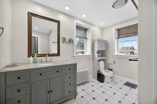 $339,900 | 321 Walnut Street, Spring City, PA 19475
