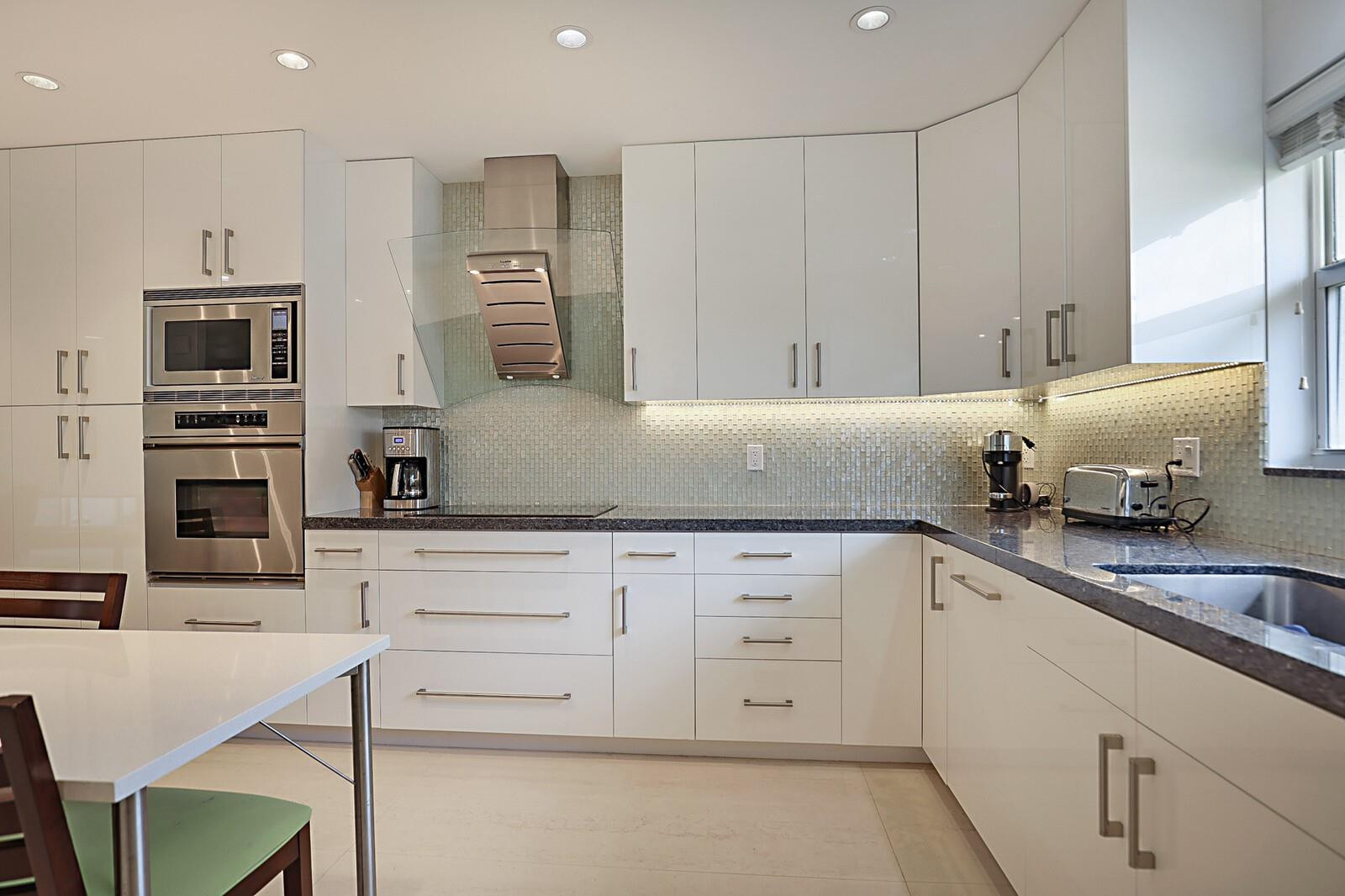 2050 Northeast 26th Street Lighthouse Point, FL 33064 - Photo 11 of 40 Photo 11