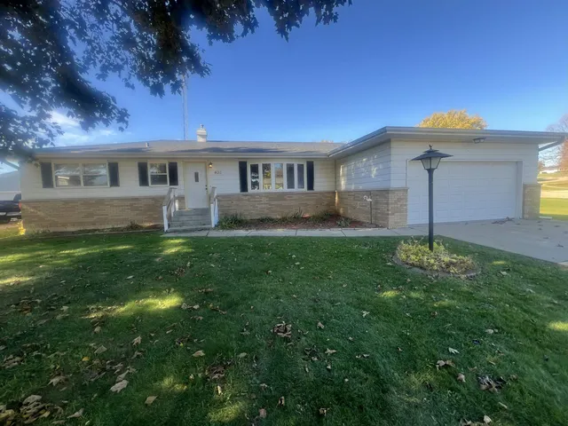 $280,000 | 402 Burr Street, Clinton, WI 53525