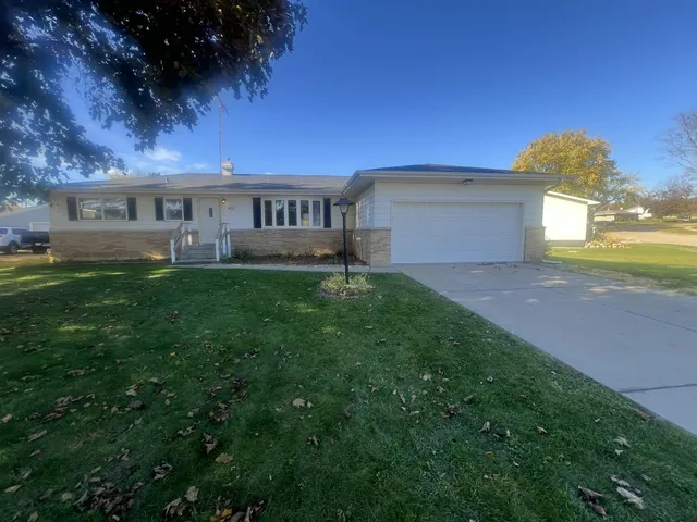 $280,000 | 402 Burr Street, Clinton, WI 53525