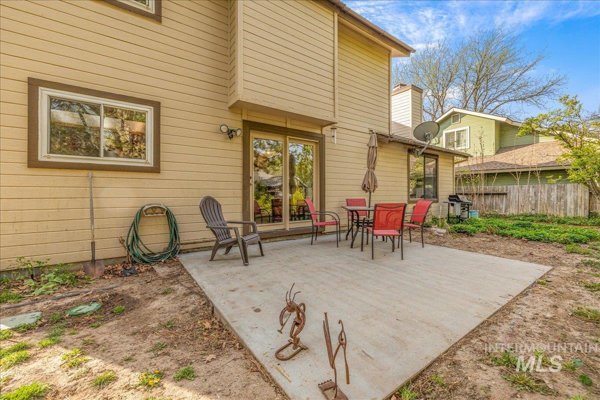 236 East Bayview Court Boise, ID 83706 - Photo 44 of 49 View of patio / terrace featuring outdoor dining area