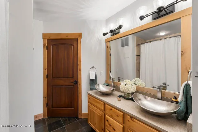 $335,000 | 308 Ohio Avenue, Unit 402, Kellogg, ID 83837