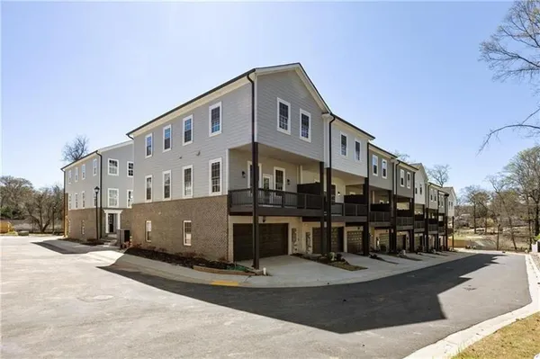 $2,999 | 3165 Dogwood Drive, Unit 106, Hapeville, GA 30354