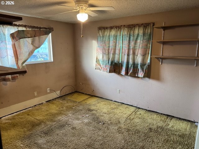 560 St John Street Sutherlin, OR 97479 - Photo 20 of 43 a view of an empty room with a window