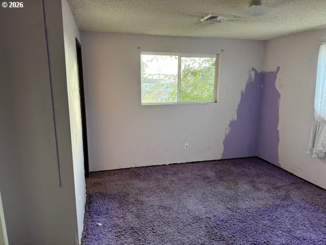 560 St John Street Sutherlin, OR 97479 - Photo 25 of 43 an empty room with windows