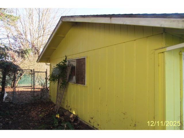 560 St John Street Sutherlin, OR 97479 - Photo 9 of 43 a view of outdoor space and yard