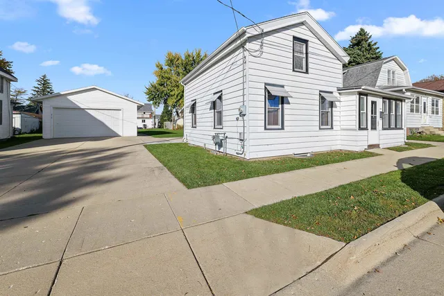 $239,900 | 216 East Division Street, Watertown, WI 53098