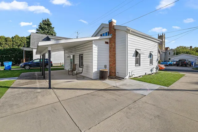 $239,900 | 216 East Division Street, Watertown, WI 53098