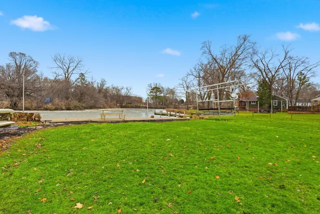 $549,000 | 2736 Nagawicka Avenue, Delafield, WI 53018