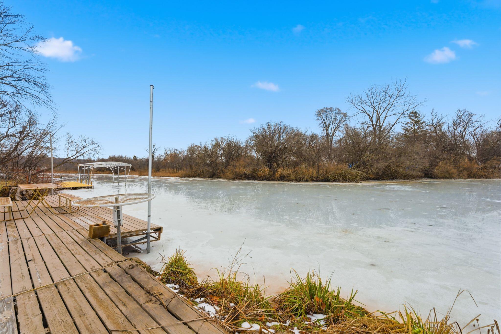 2736 Nagawicka Avenue Delafield, WI 53018 - Photo 6 of 21 2736 Nagawicka Ave Delafield - HDR-16