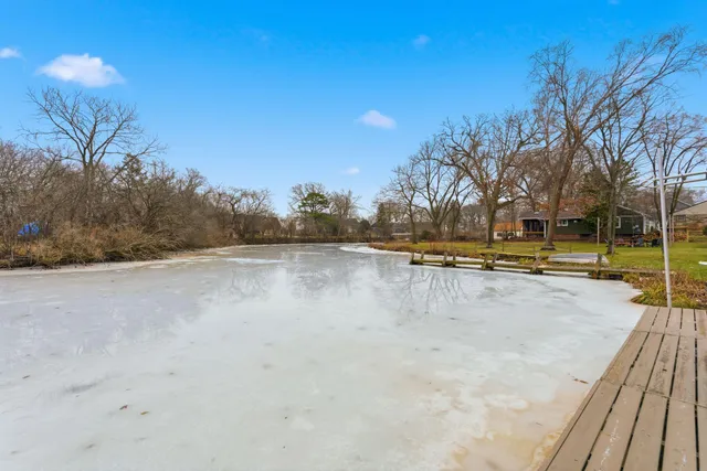 $549,000 | 2736 Nagawicka Avenue, Delafield, WI 53018