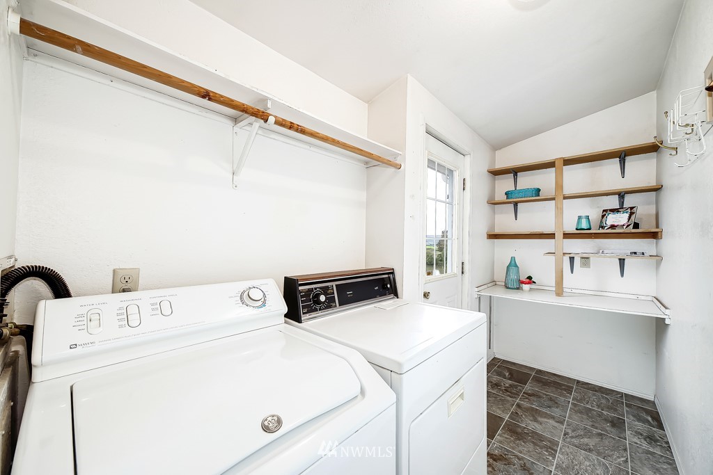 8214 Riverview Road Snohomish, WA 98290 - Photo 19 of 34 Gallery Image 19