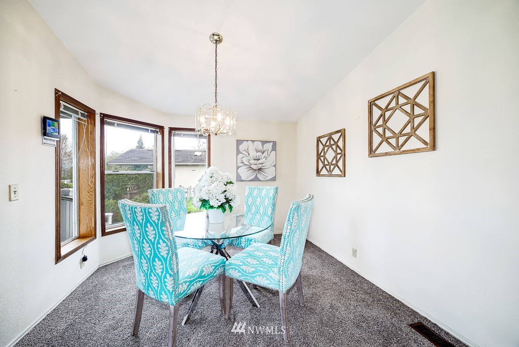 8214 Riverview Road Snohomish, WA 98290 - Photo 10 of 34 Gallery Image 10