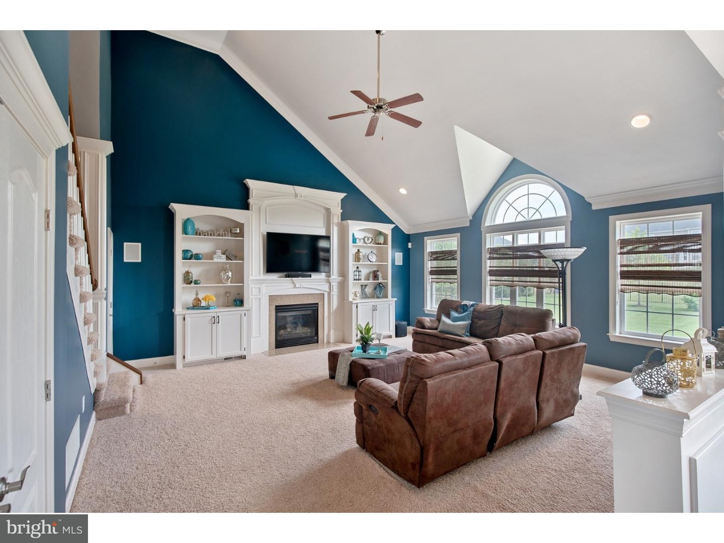 823 Derius Drive Mickleton, NJ 08056 - Photo 9 of 22 Family Room
