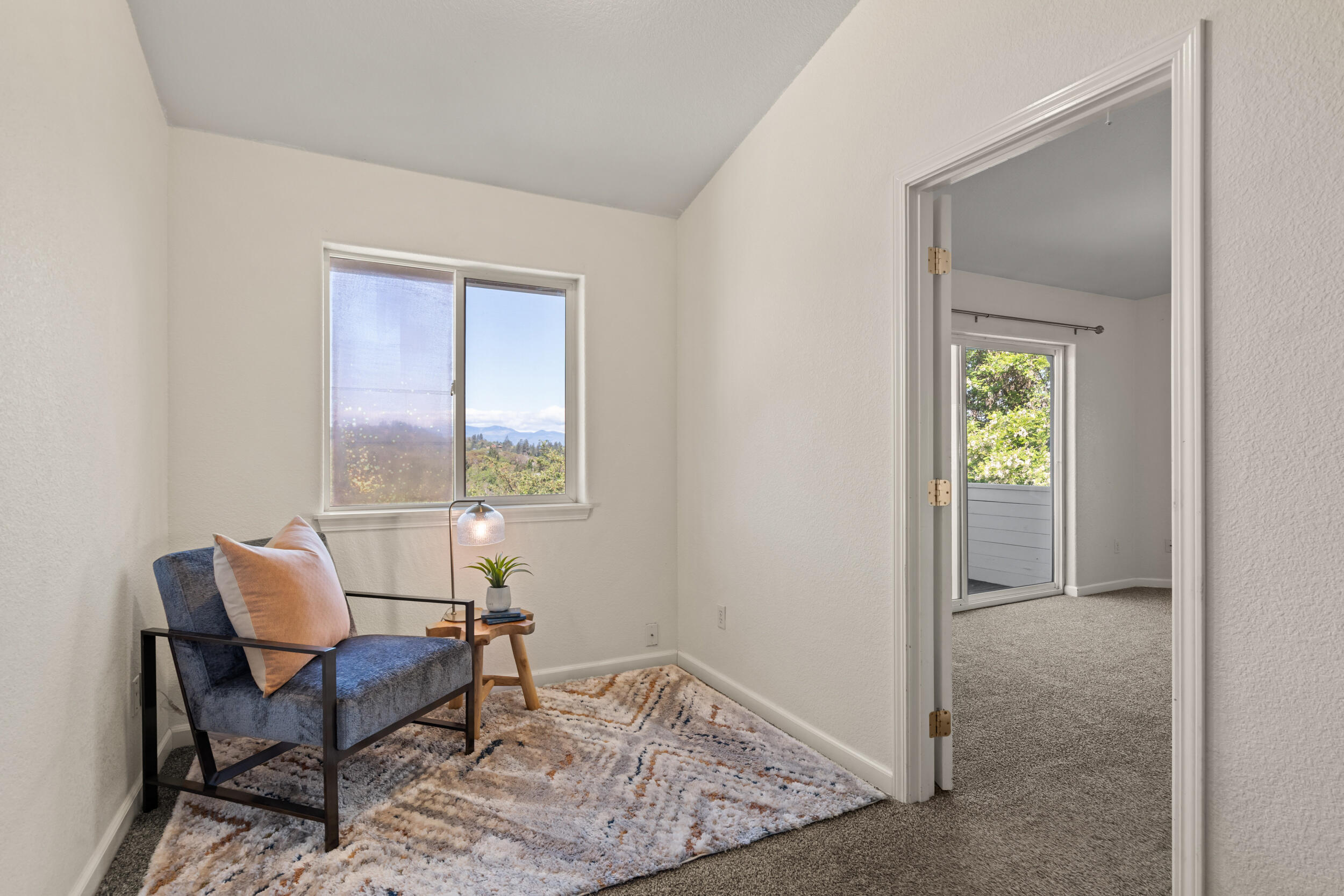 1553 Panoramic Loop Grants Pass, OR 97527 - Photo 14 of 51