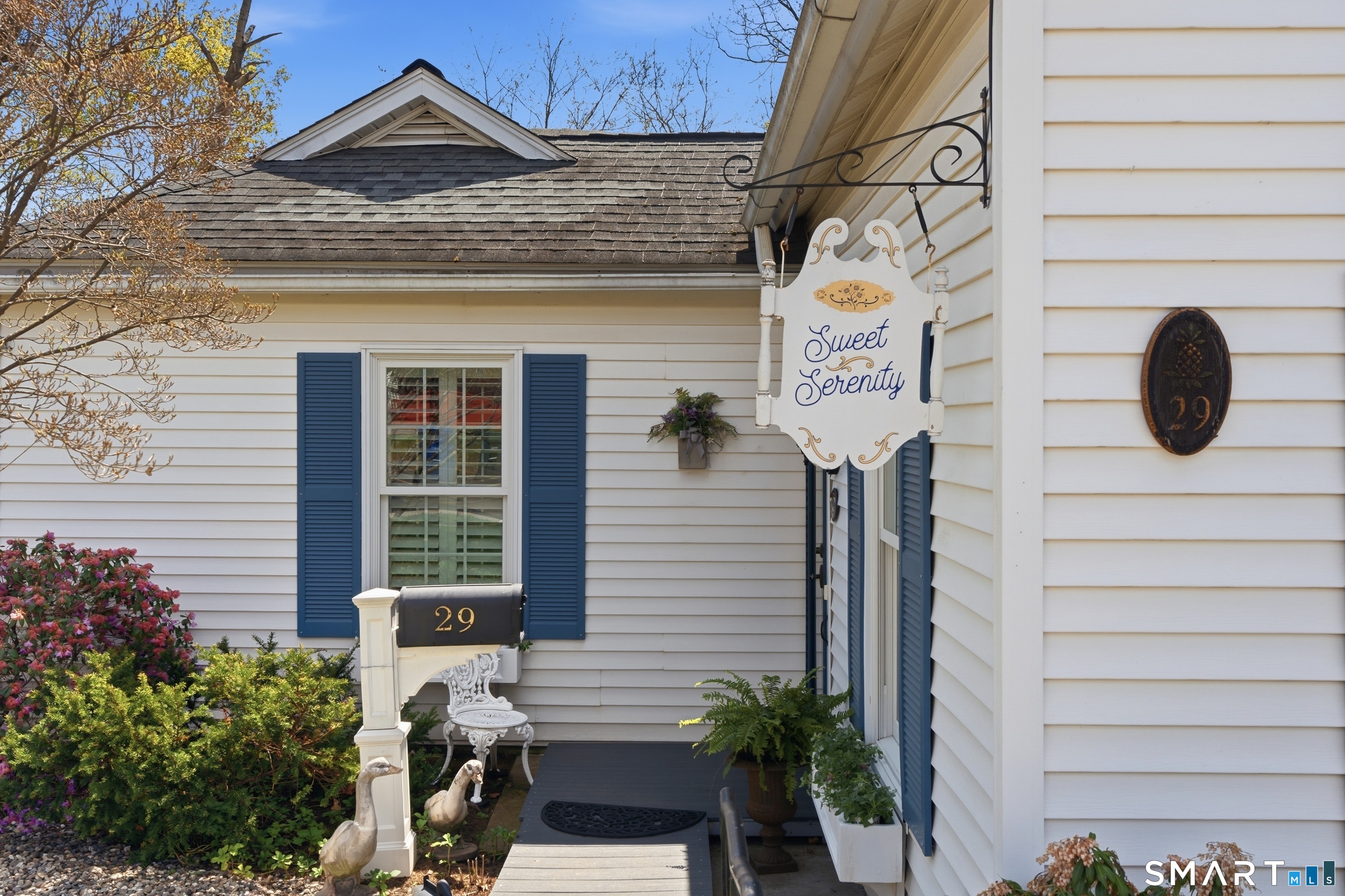 29 Warwick Street Middletown, CT 06457 - Photo 2 of 27
