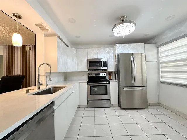 $177,000 | 4301 Martinique Circle, Unit H2, Coconut Creek, FL 33066