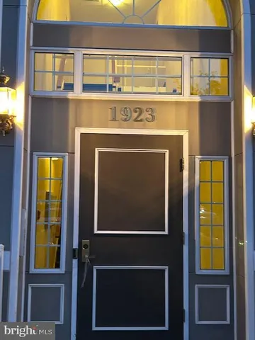 $310,000 | 1923 Wilson Lane, Unit 201, McLean, VA 22102