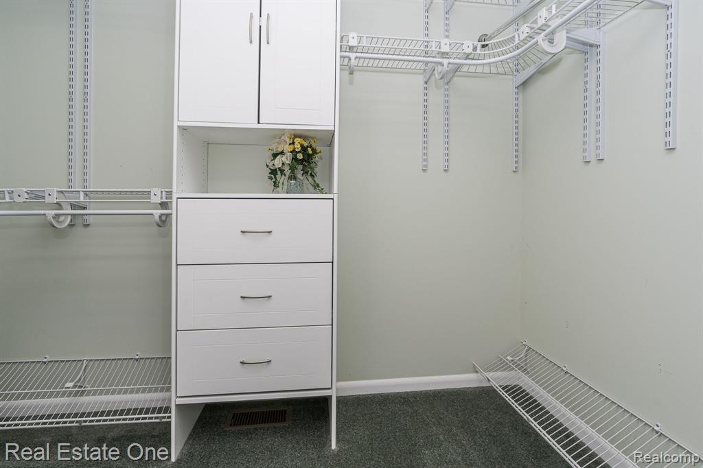 129 Texas Avenue Rochester Hills, MI 48309 - Photo 26 of 50
