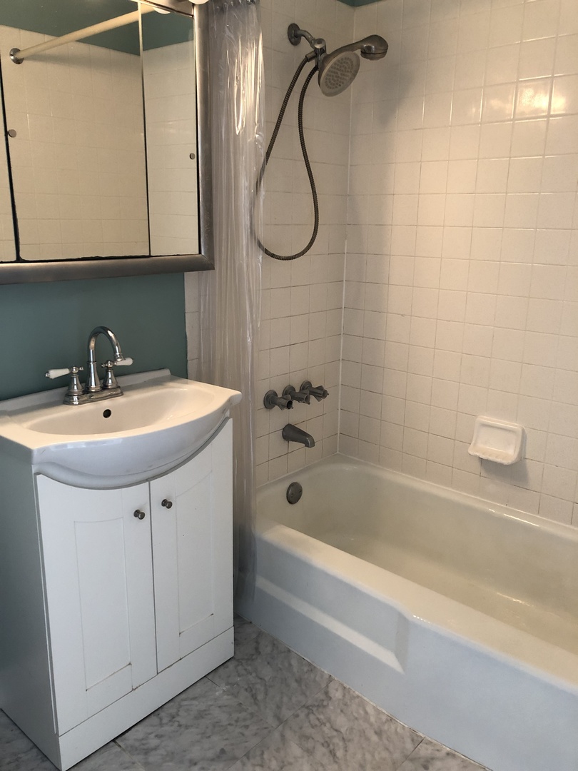 2303 South Goebbert Road, Unit 209 Arlington Heights, IL 60005 - Photo 8 of 9