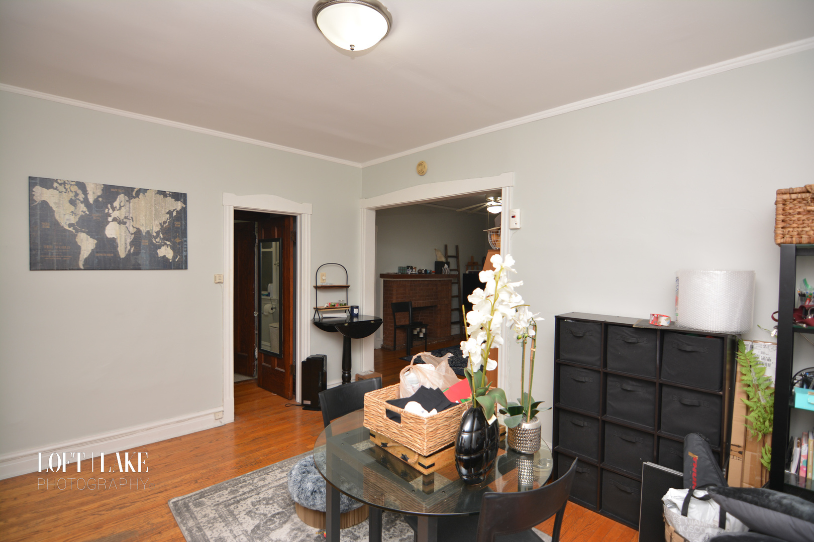 1609 West Grace Street, Unit 2 Chicago, IL 60613 - Photo 5 of 10 a living room with furniture