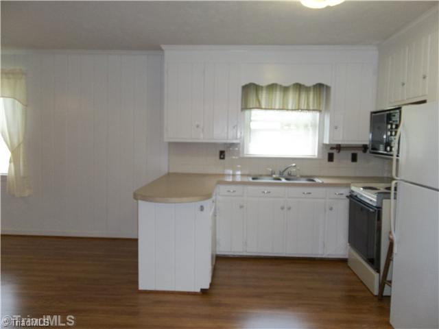 363 Owens Road Lexington, NC 27292 - Photo 8 of 12 Kitchen.