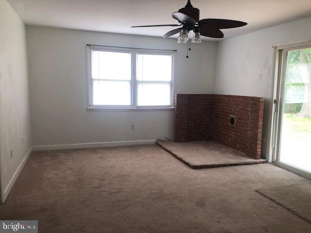 5 Queens Way Newark, DE 19713 - Photo 18 of 21 Family room