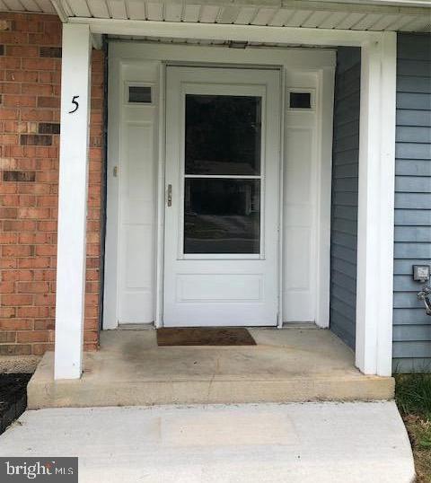 5 Queens Way Newark, DE 19713 - Photo 3 of 21 Covered entry