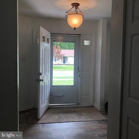 5 Queens Way Newark, DE 19713 - Photo 4 of 21 Entry