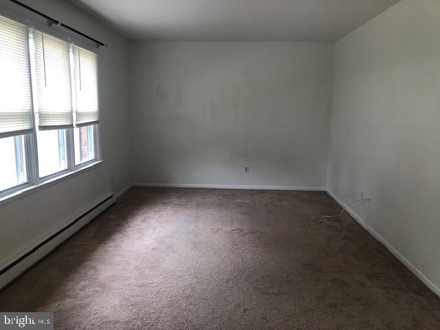 5 Queens Way Newark, DE 19713 - Photo 6 of 21 Living room