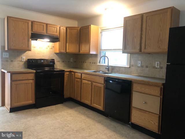 5 Queens Way Newark, DE 19713 - Photo 8 of 21 Kitchen
