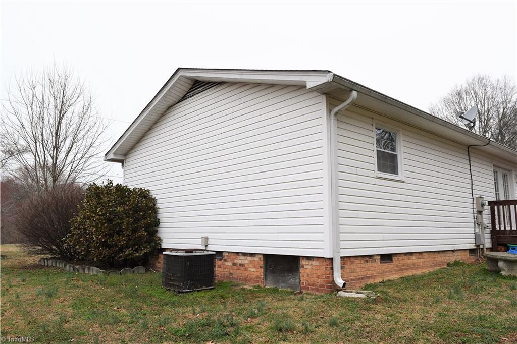 141 Pine View Road Eden, NC 27288 - Photo 22 of 28 Exterior side view