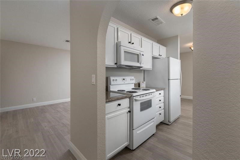 1814 North Decatur Boulevard, Unit 202 Las Vegas, NV 89108 - Photo 2 of 16